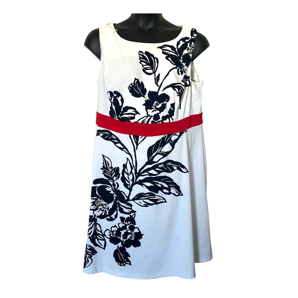 In Studio women's whimsical floral plus size 20 W dress